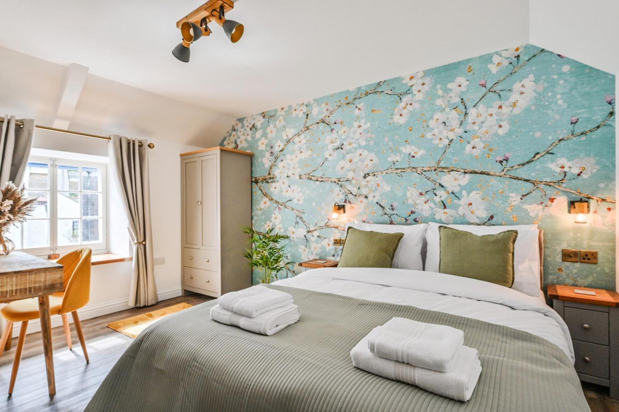 1 Bake Serenity - Premium Coastal Retreat In Looe, Cornwall